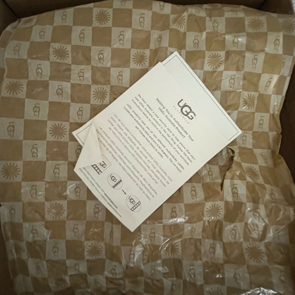 Authentic Ugg Black Bailey Button Short Sheepskin… - image 5